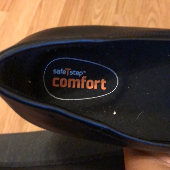 Shoes - Picture 3 of 3